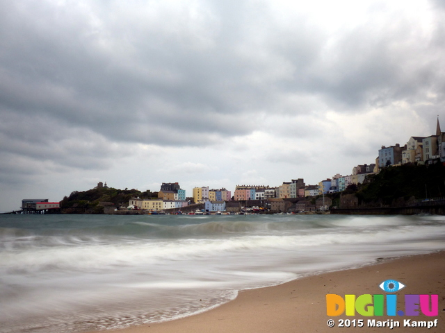 FZ021613 Tenby harbour